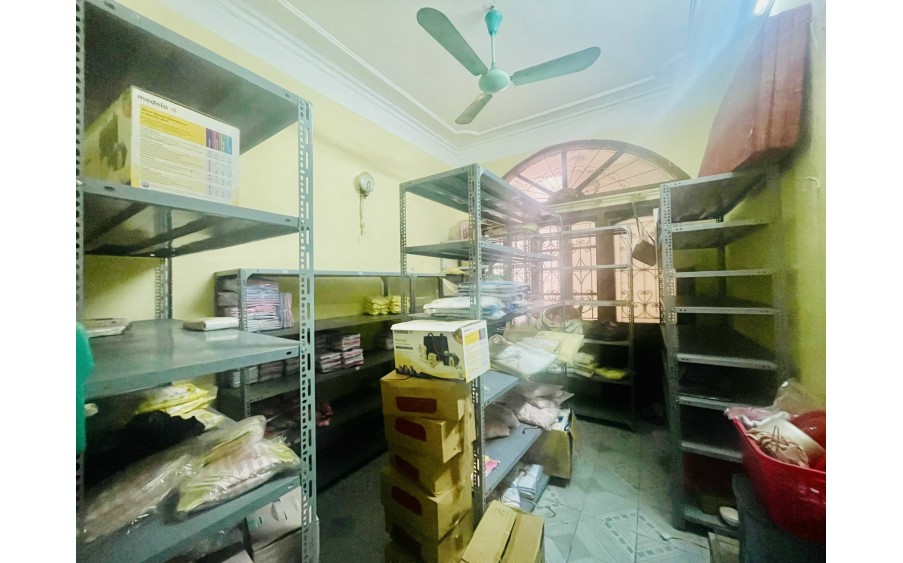 Cho thuê nhà nguyên căn ngõ Thái Hà, phường Trung Liệt, Đống Đa, HN 3 tầng, 47m2, MT 4m giá 12 triệu